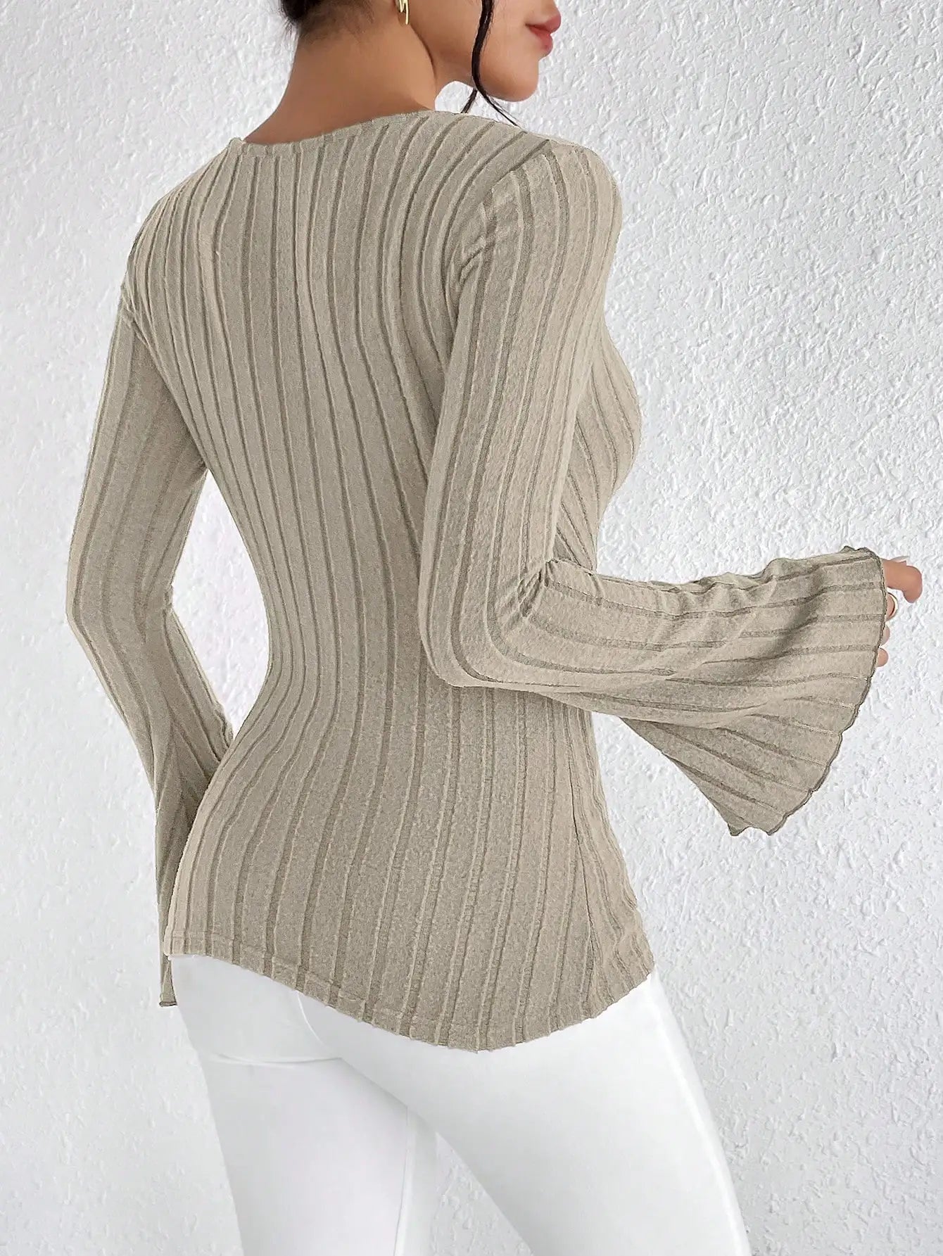 Charlotte™ - V-Neck Striped Slim Top